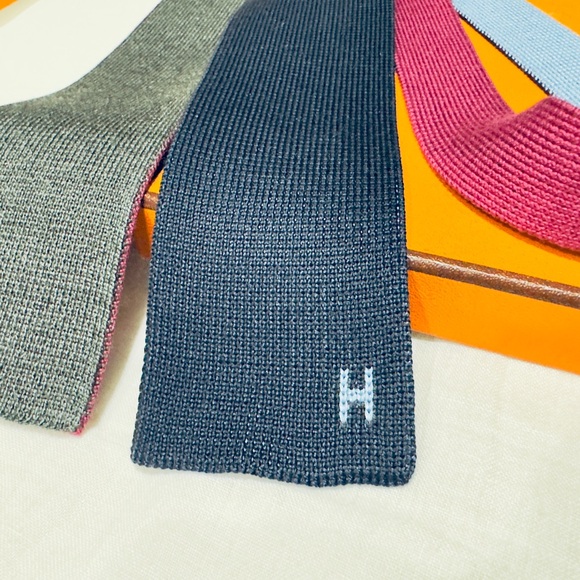 🔥HERMES EXCLUSIVE🔥🆕💯AUTH HERMES Maille De Soie 4 Temps Muti Seasons Tie😍 - Picture 5 of 17